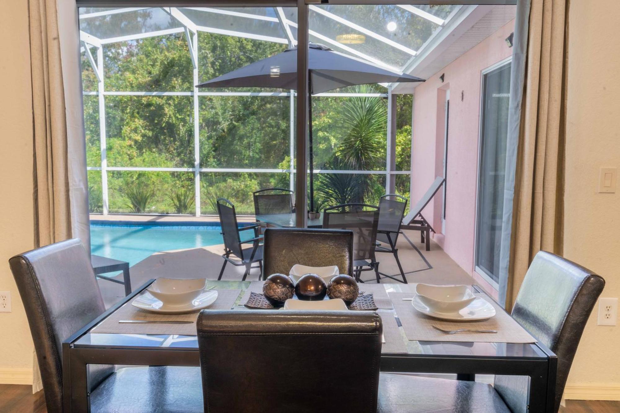 Home In Davenport Cheerful 4-Bedroom With Pool ภายนอก รูปภาพ